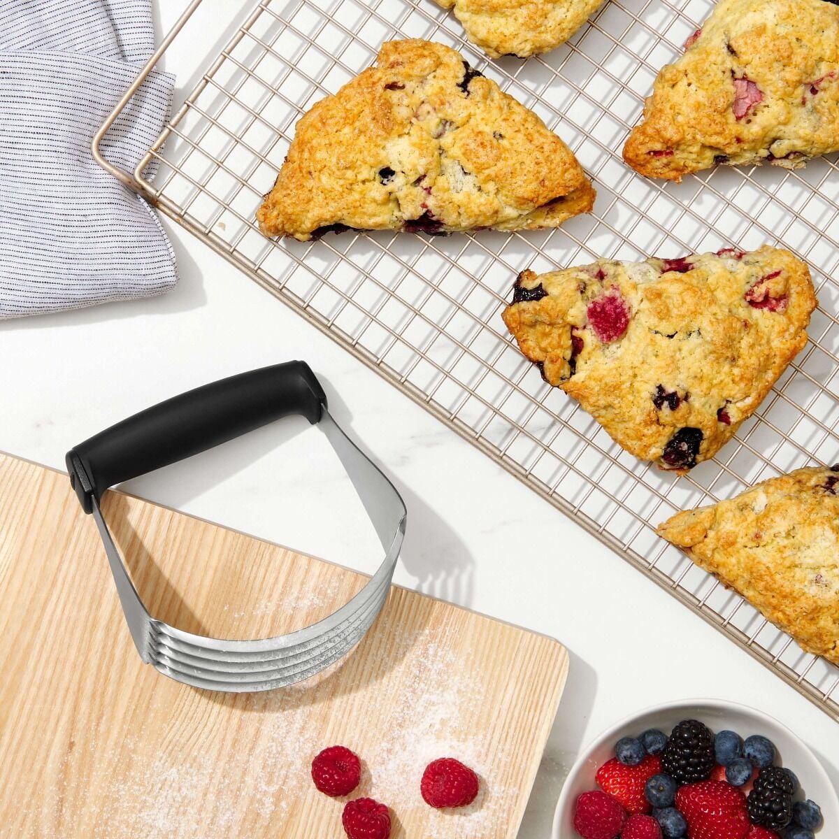 dough-blender-with-blades-p9 gg_1124200_9c_1_.jpg