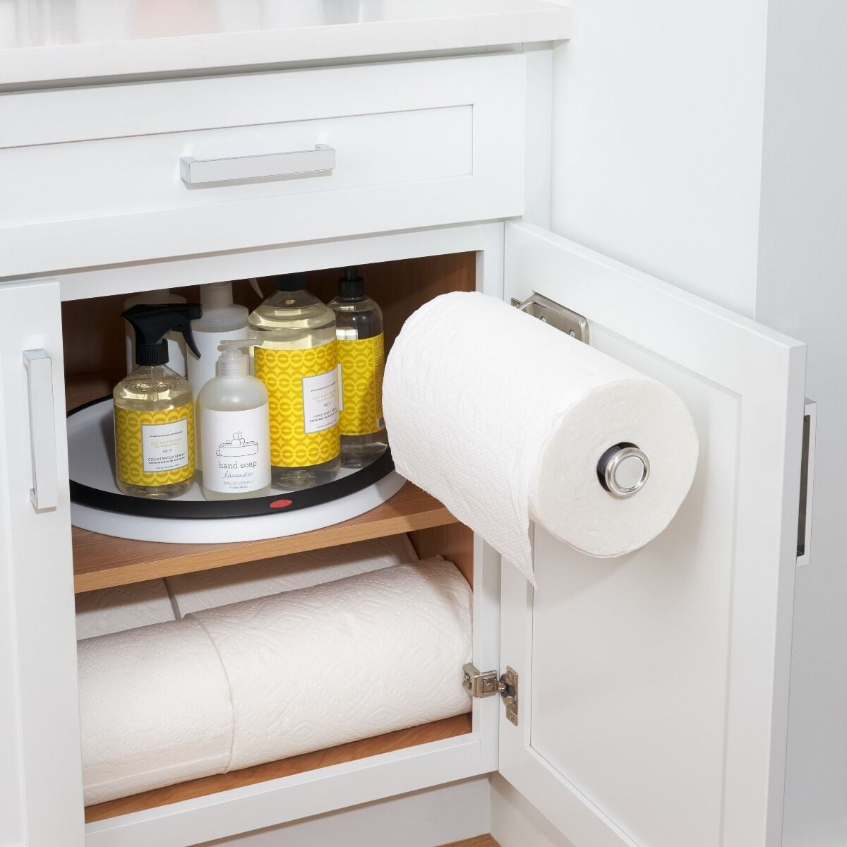 steady-mounted-paper-towel-holder-p6 gg_13245200_9c.jpg