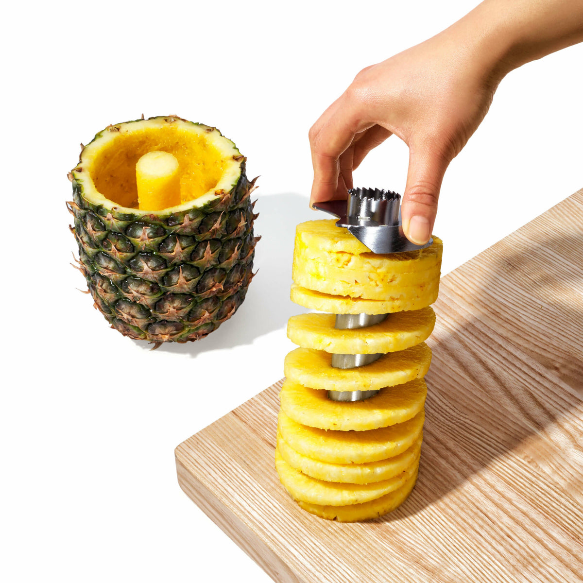 stainless-steel-pineapple-slicer-x7 gg_3108300_4c_1_.jpg