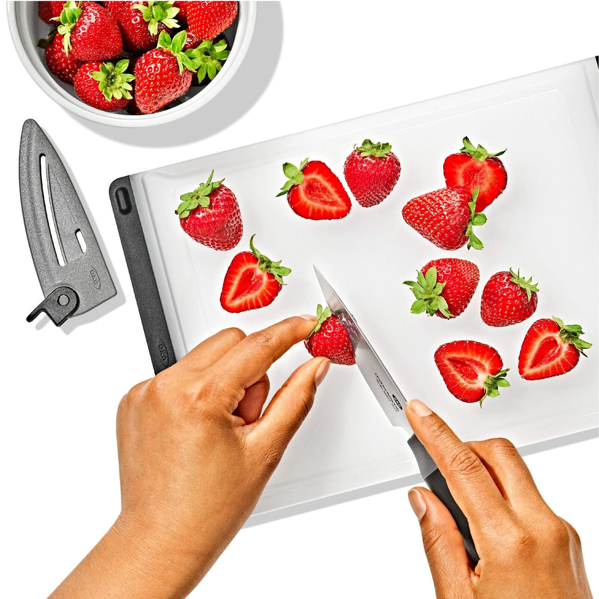 3-5-in-paring-knife-with-locking-sheath-o9 oxo_paring-knife-with-sheath_pdp_05.jpeg