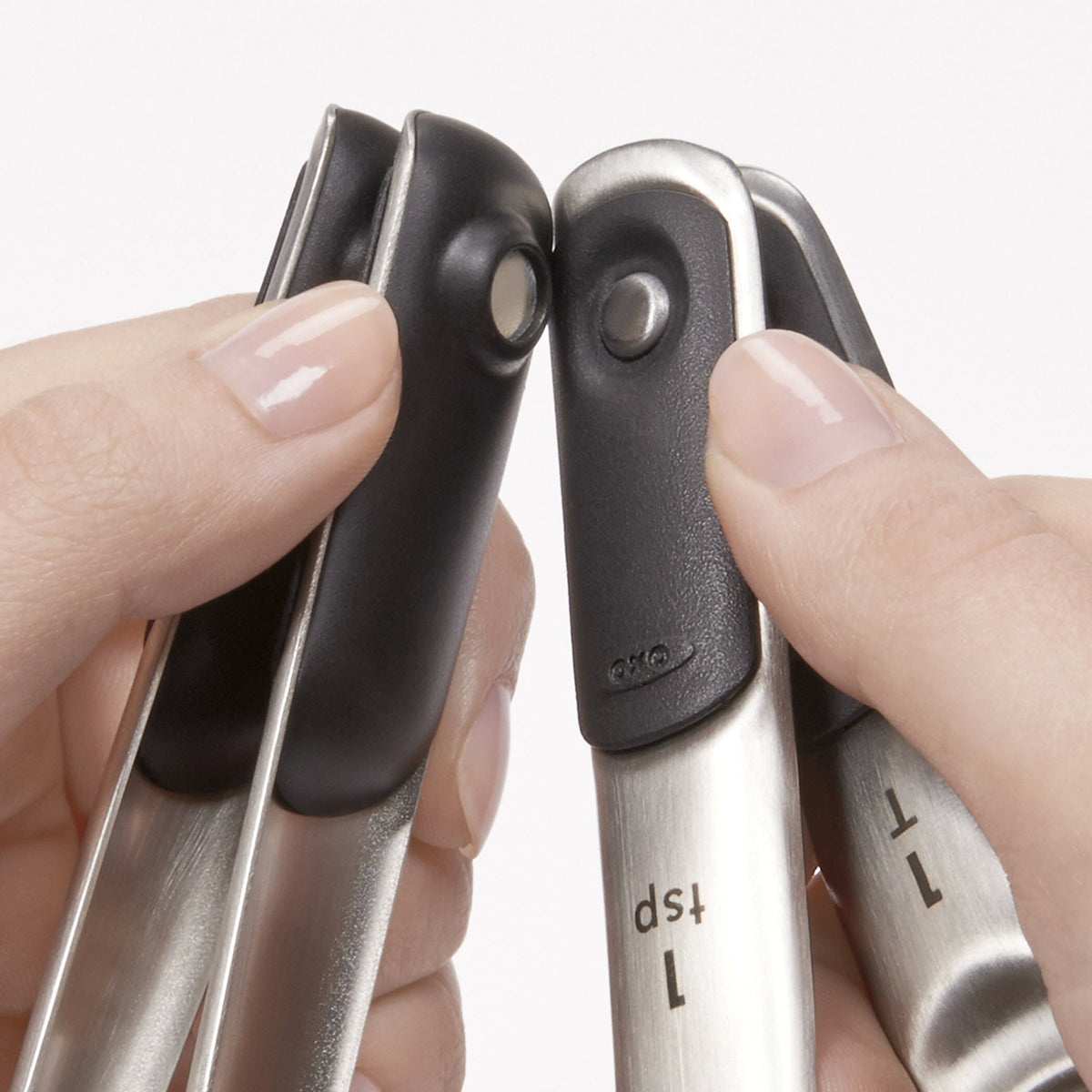 stainless-steel-measuring-spoons-j0 11132100_5_oxogoodgrips_stainlesssteelmeasuringspoons.jpg