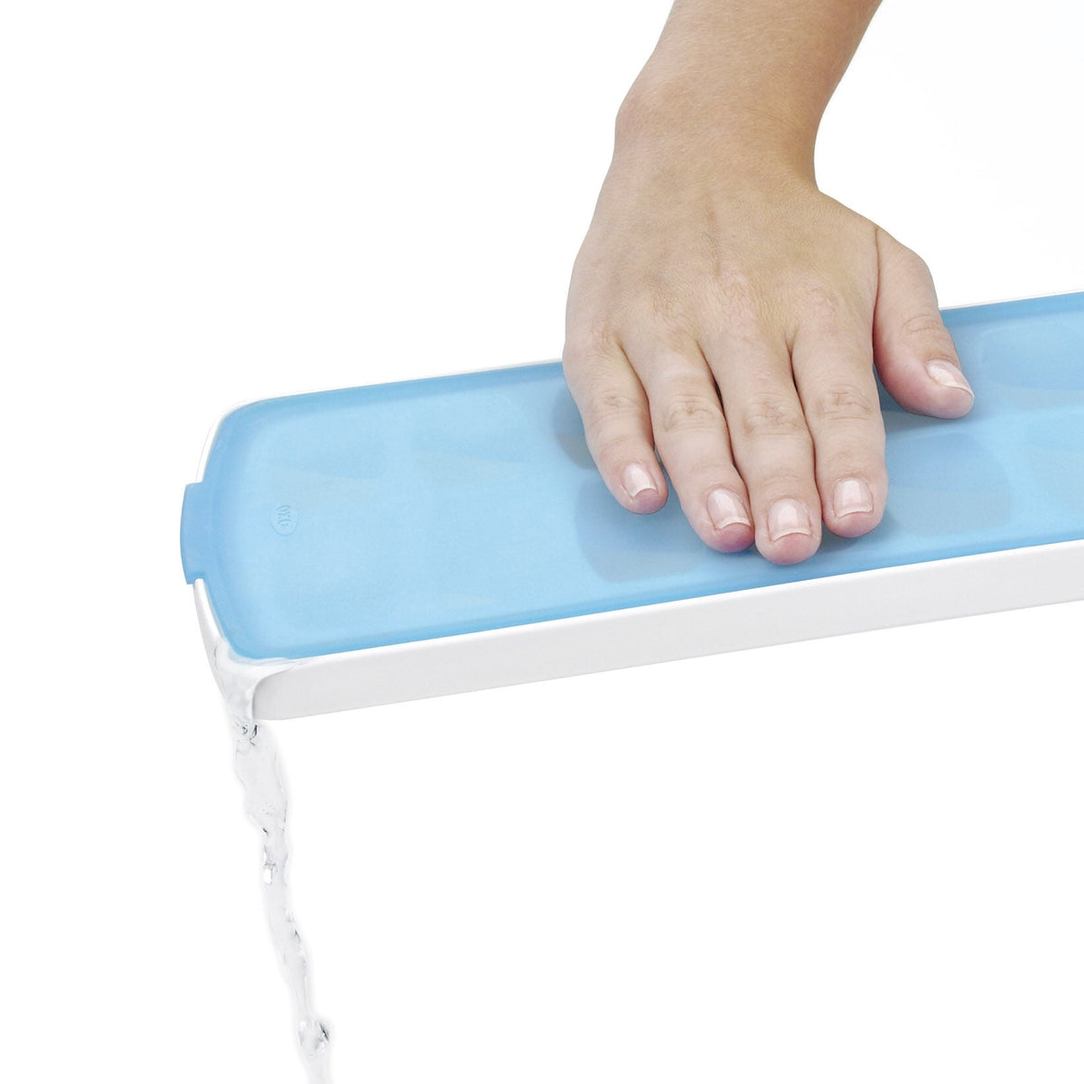 no-spill-ice-cube-tray-e6 1132080_2_no-spill_ice_cube_tray.jpg
