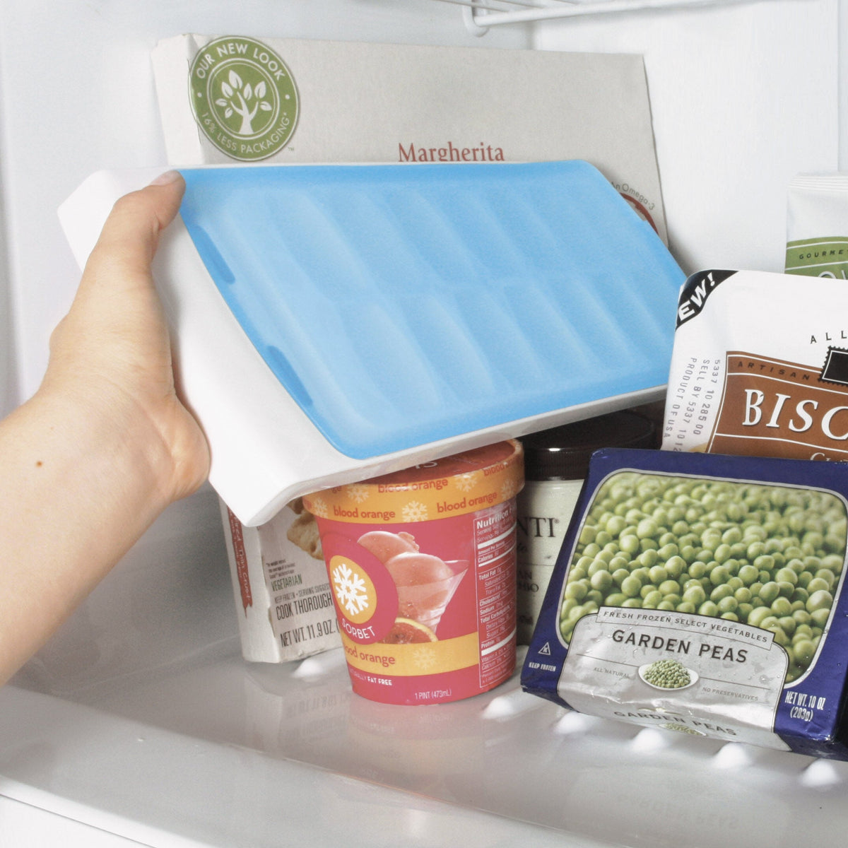 no-spill-ice-cube-tray-e6 1132080_4_no-spill_ice_cube_tray.jpg