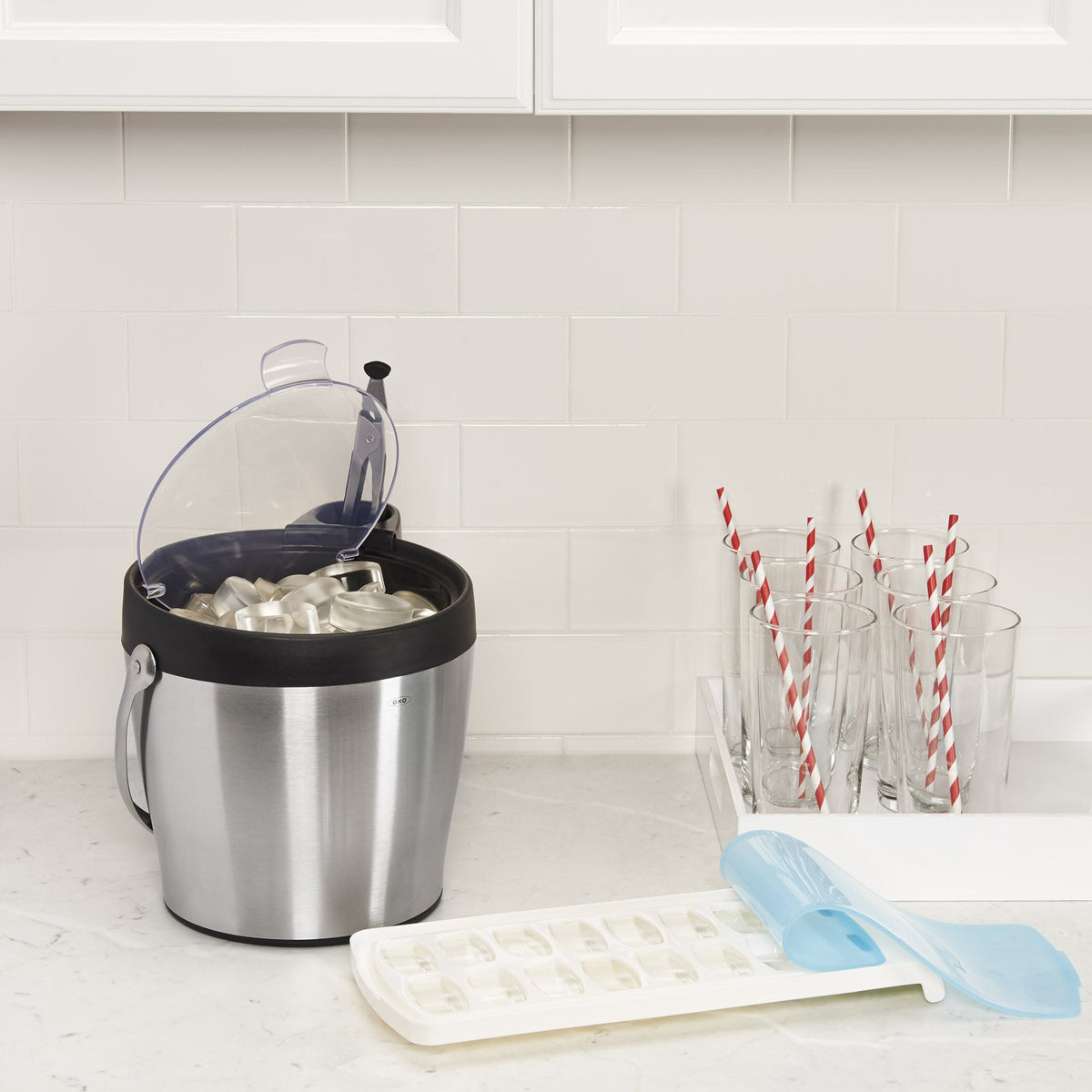 no-spill-ice-cube-tray-e6 1132080_8_no-spill_ice_cube_tray.jpg