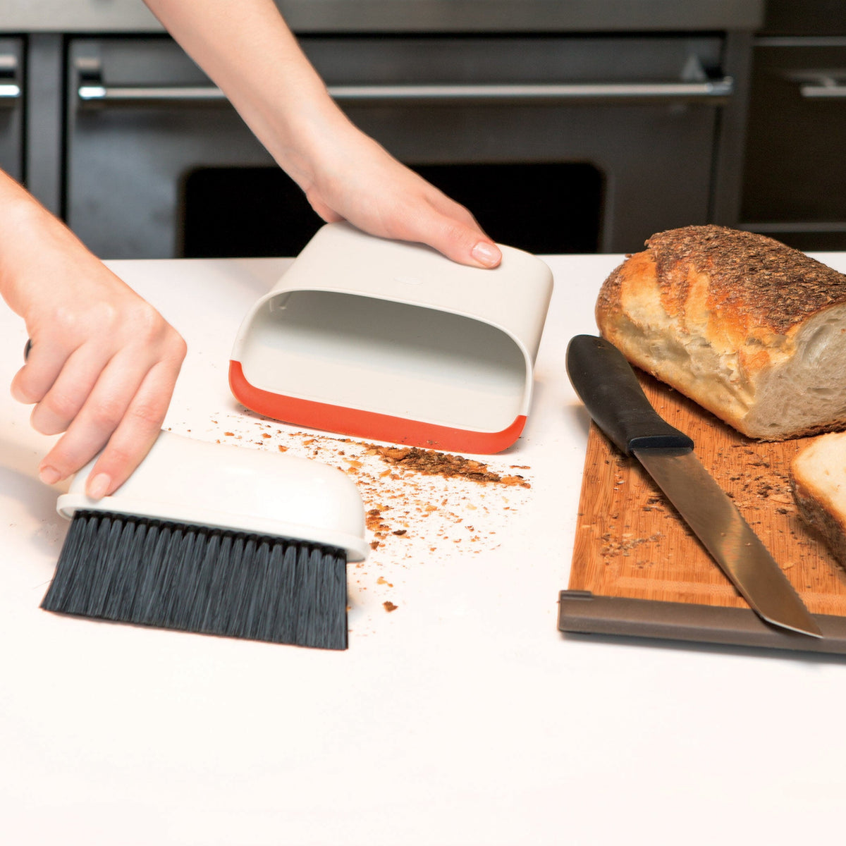 compact-dustpan-and-brush-set-i3 1334280_7_compact_dustpan_brush_set.jpg