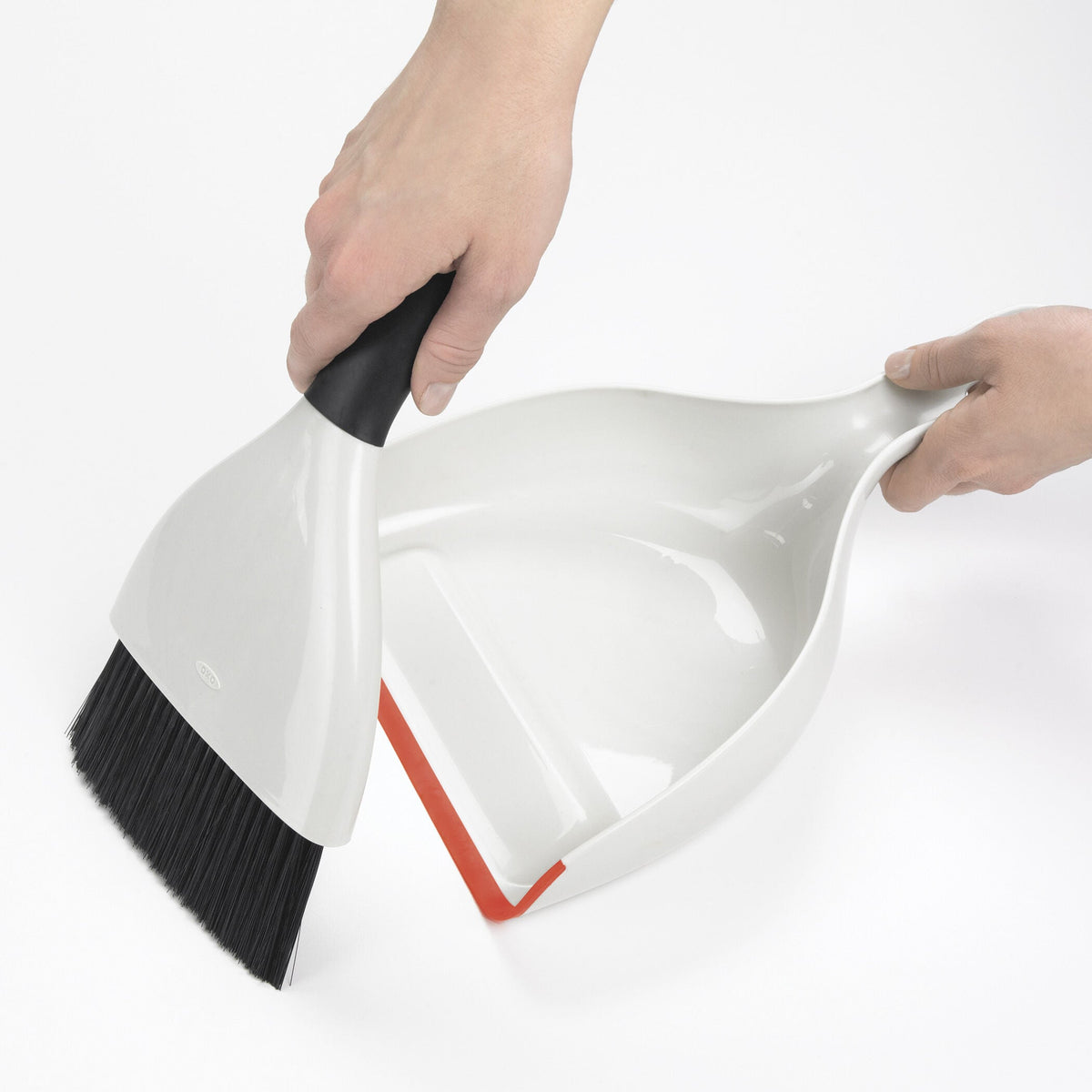 dustpan-and-brush-set-q1 1334480_2_dustpan_brush_set.jpg