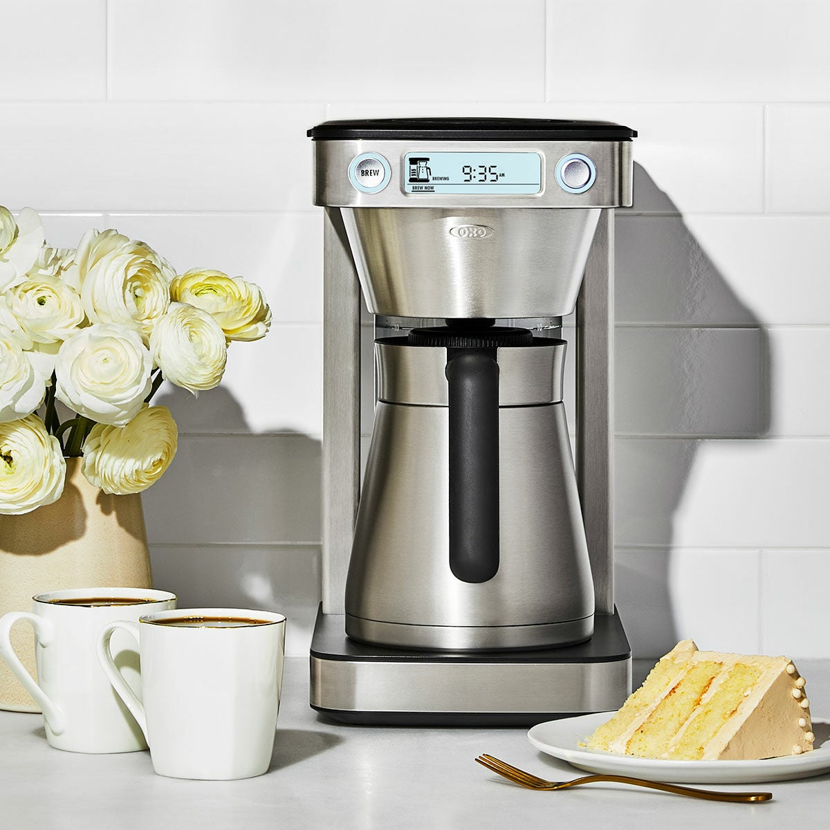 12-cup-coffee-maker-with-podless-single-serve-function-t2 brew_8721200v1_12cupcoffeemaker_37.jpg