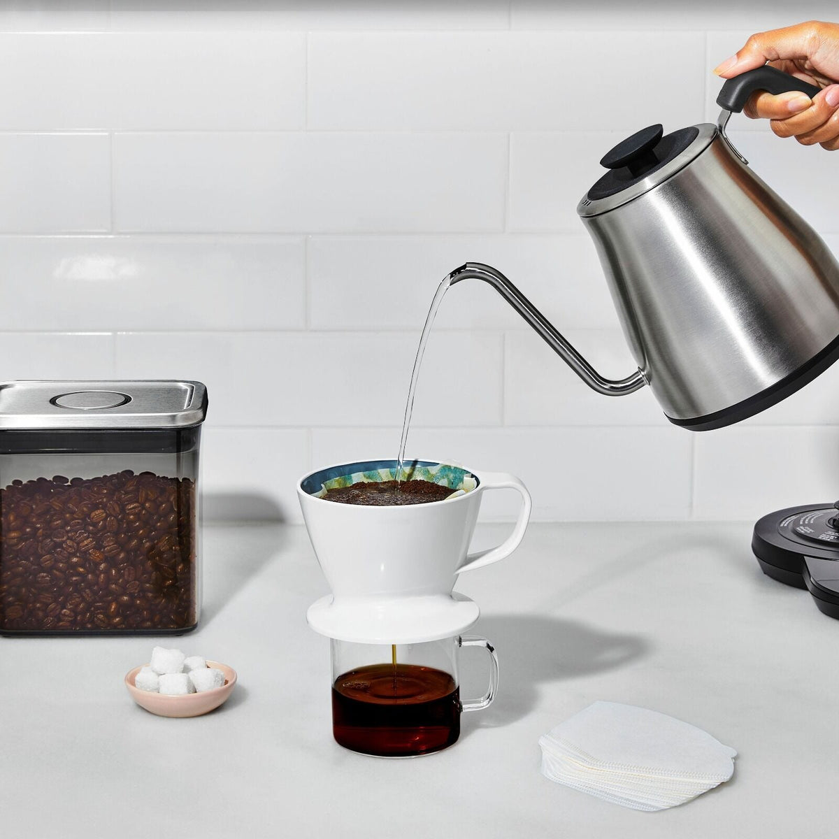 adjustable-temperature-pour-over-kettle-k3 brew_adjustabletemperaturekettle_8717100v2_06.jpg