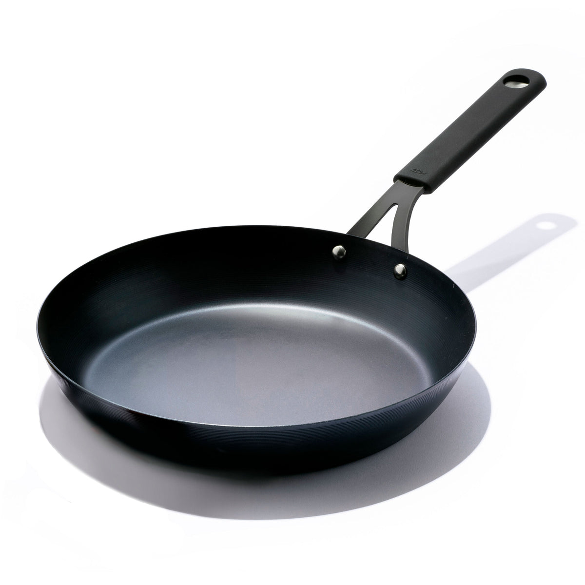 oxo-carbon-steel-obsidian-series-12-inch-frypan-with-silicone-sleeve-s4 cc005101-001-1.jpg