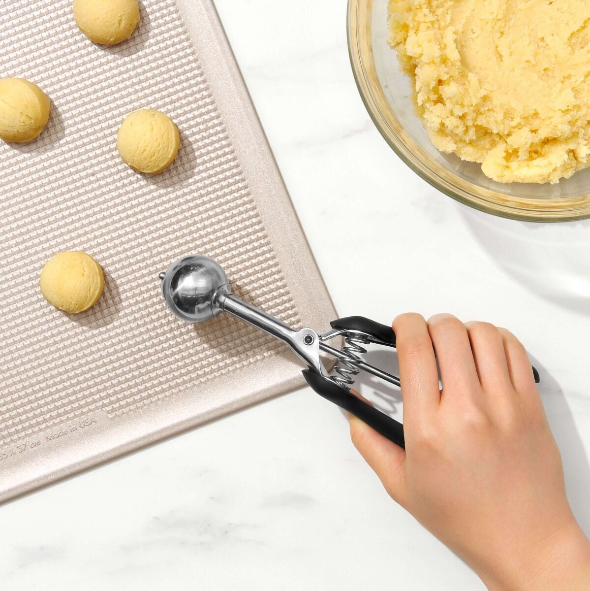 small-cookie-scoop-c1 gg_1044083_4a_1_.jpg