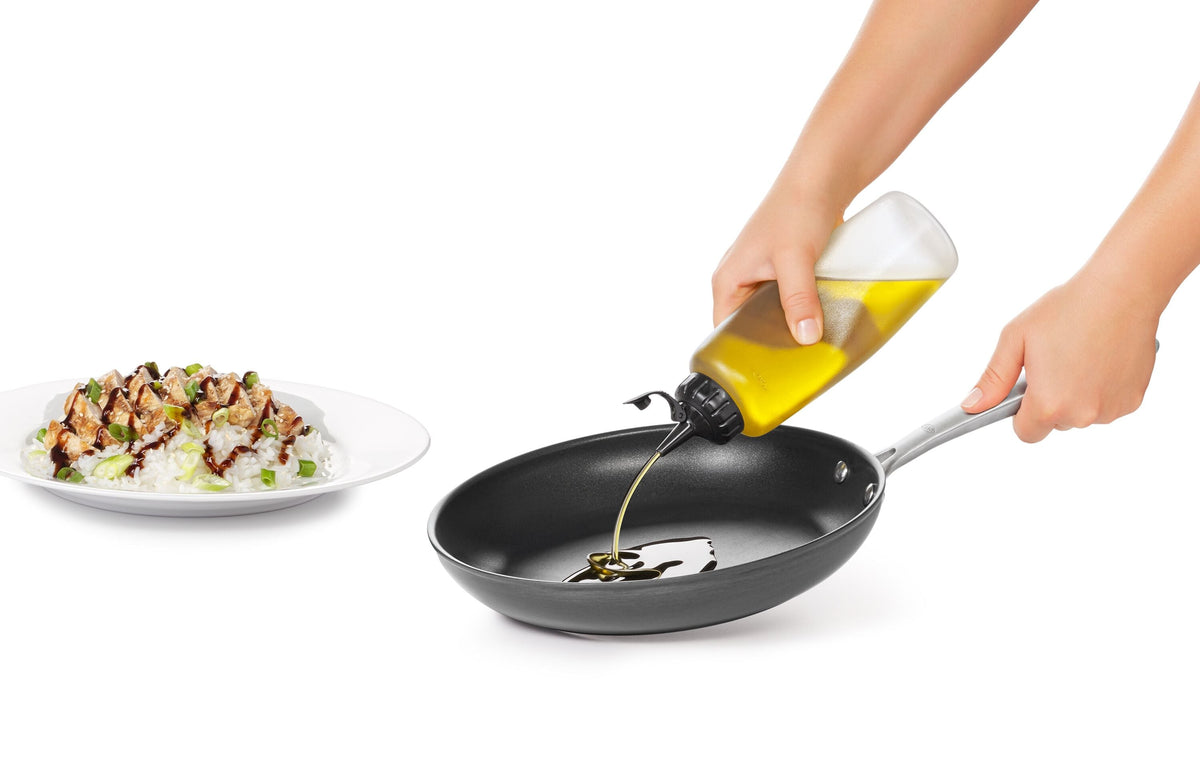 oxo-chef-s-squeeze-bottles-16-ounces-b1 gg_11219400_4_-v2.jpg