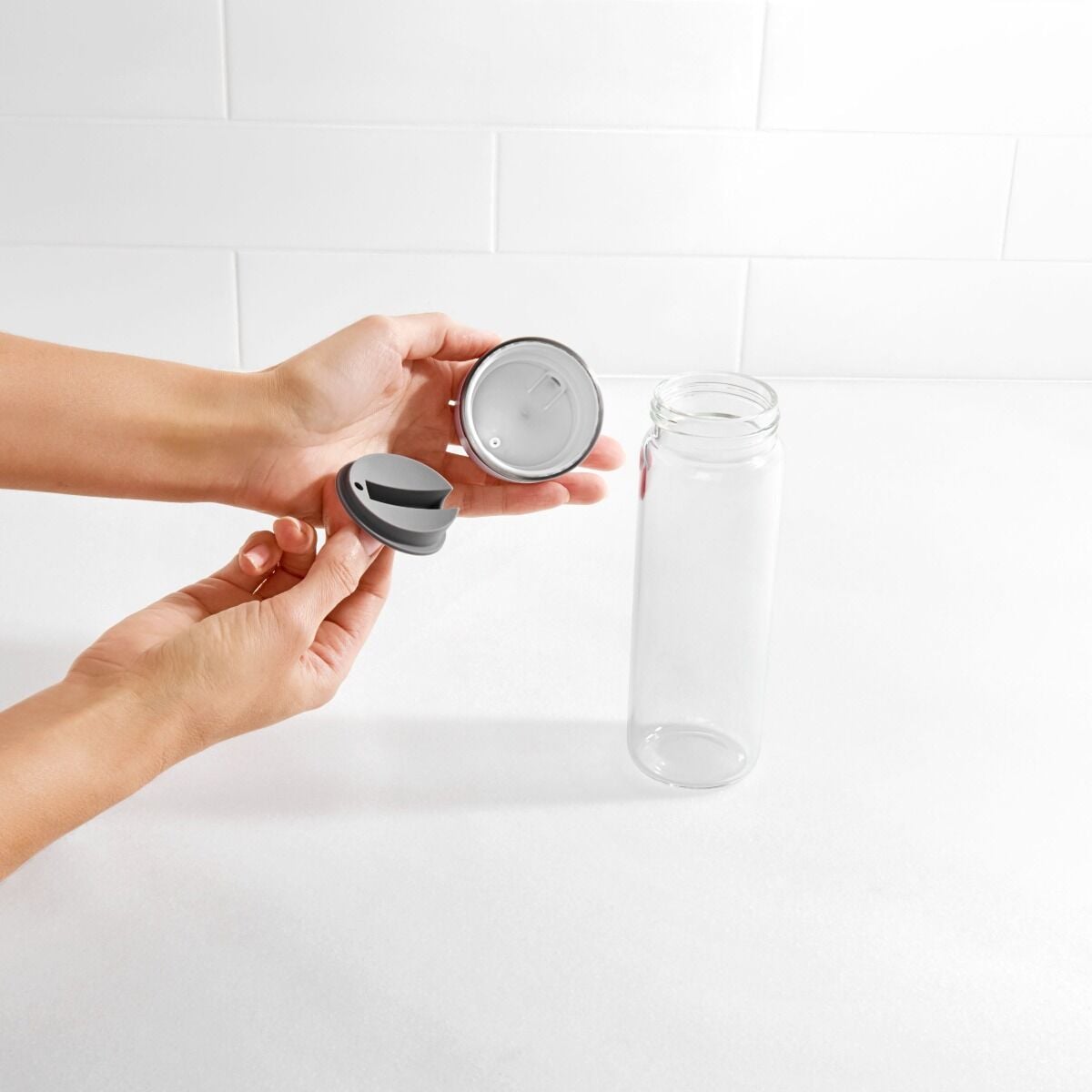 precision-pour-glass-dispenser-12-oz-r7 gg_11247900_4b.jpg