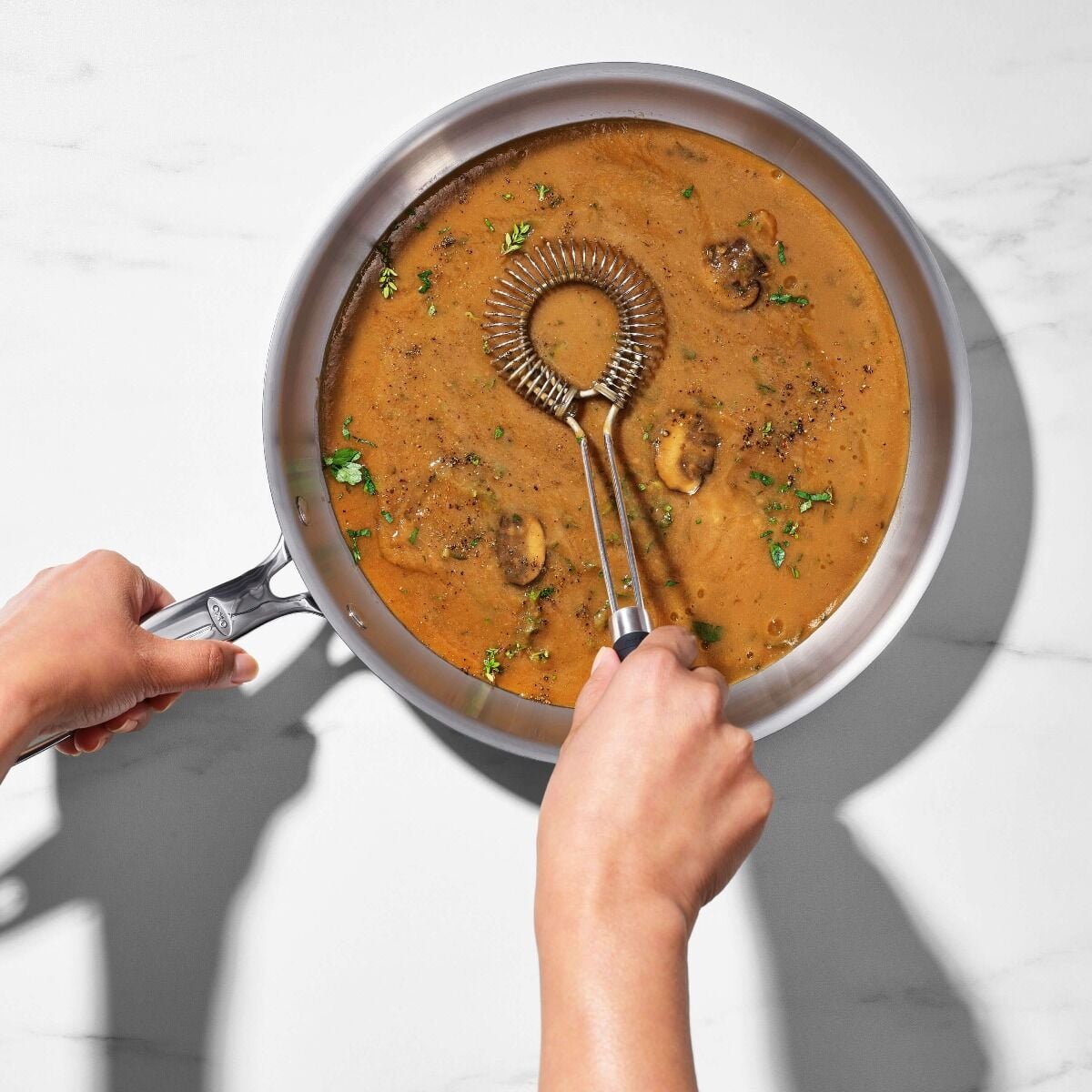 sauce-and-gravy-whisk-o9 gg_11278500_4b_1_.jpg