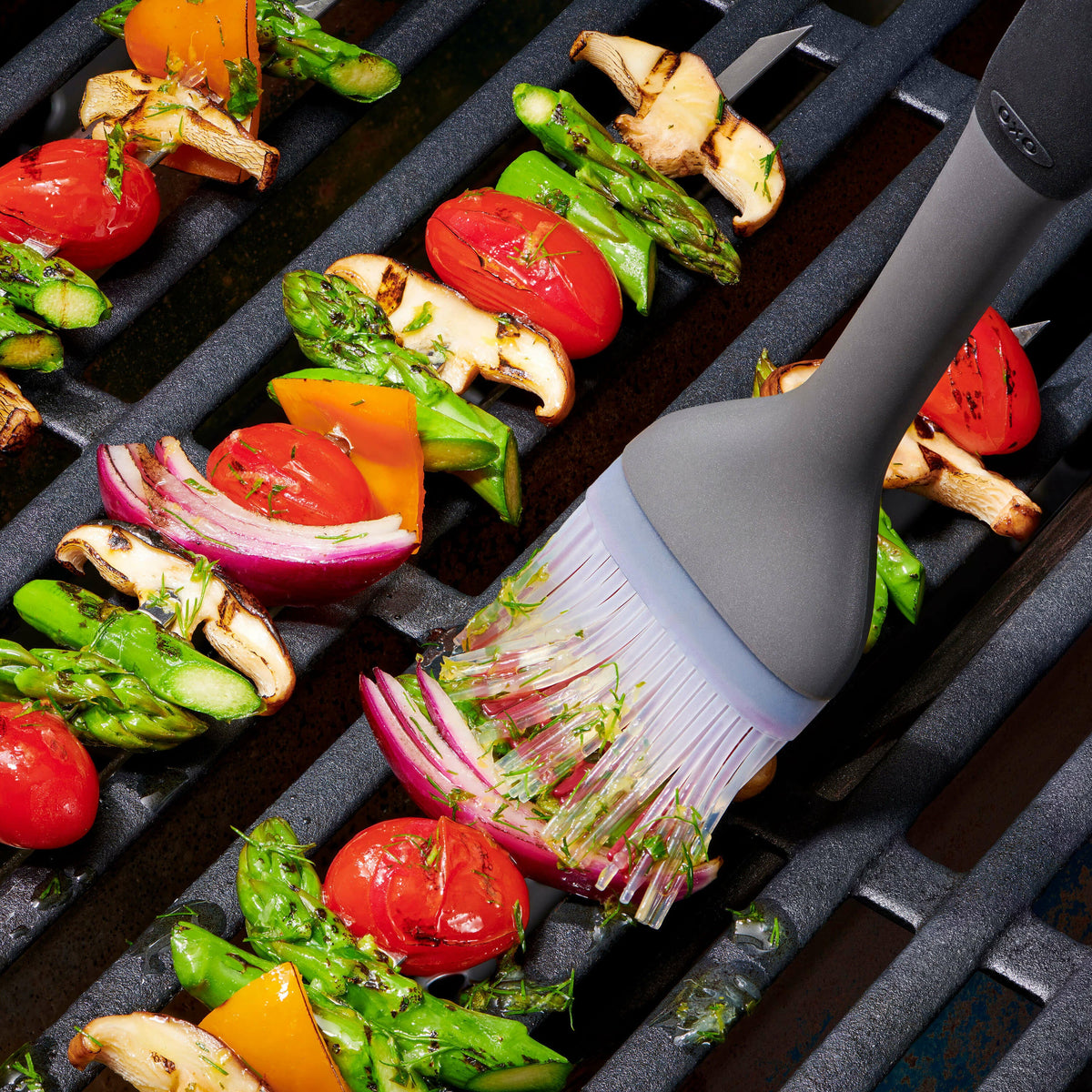 grilling-basting-brush-r9 gg_11309300_052020_10_rgb_1_.jpg