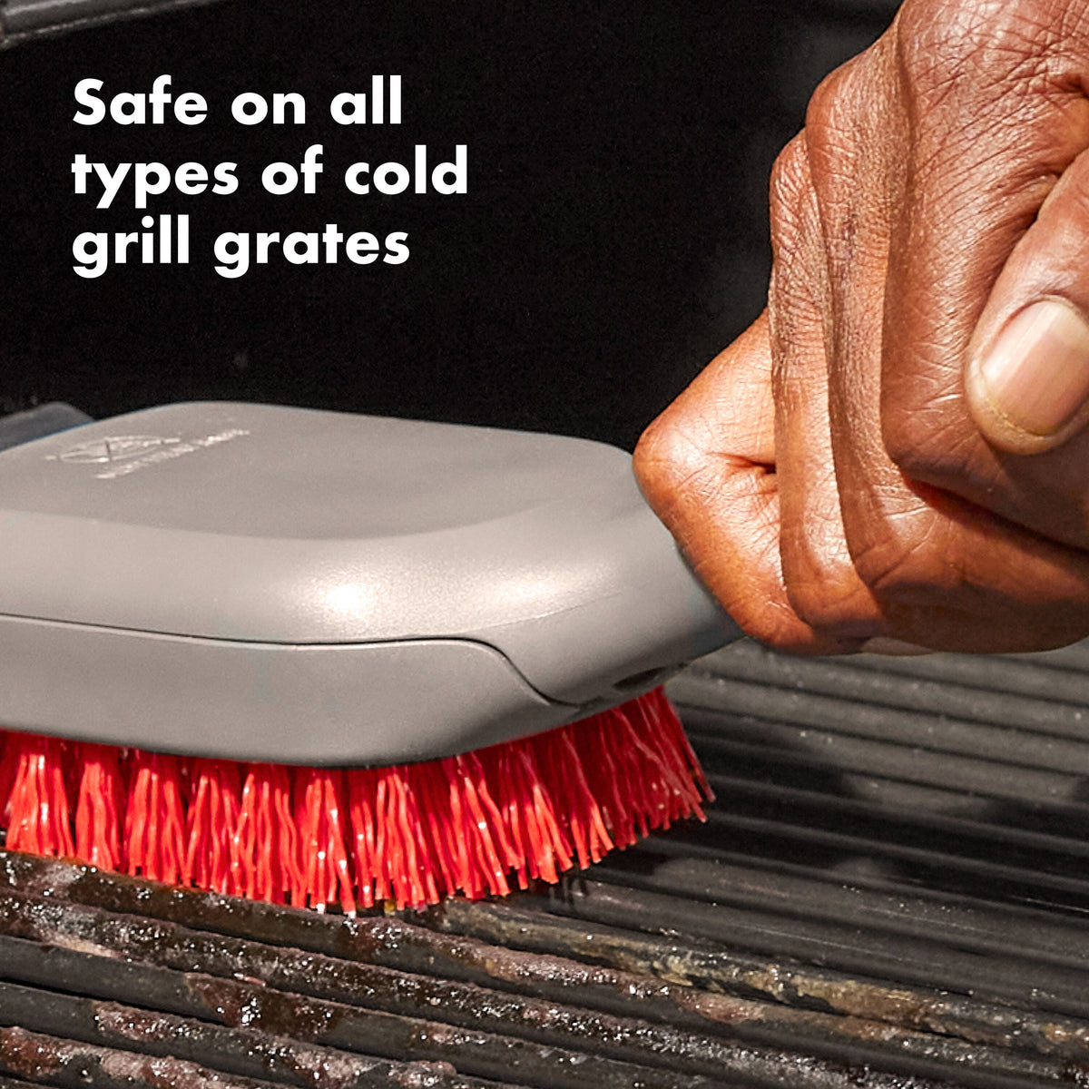oxo-good-grips-nylon-grill-brush-for-cold-cleaning-u7 gg_11329400_8a.jpg