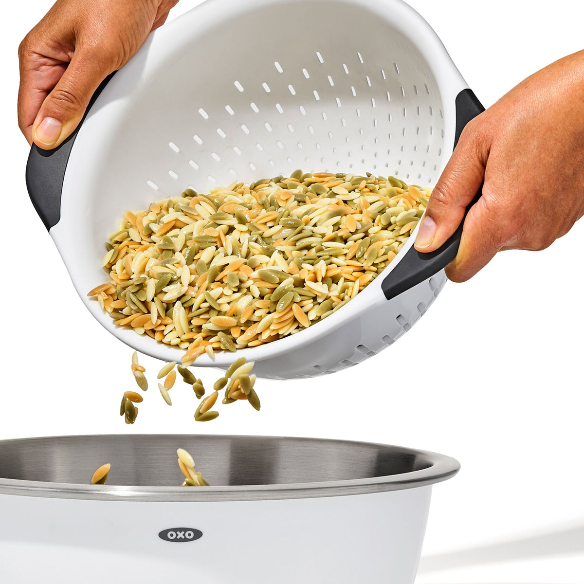 plastic-colander-x9 gg_11331000_plasticcolander3qt_pdp_02.jpg