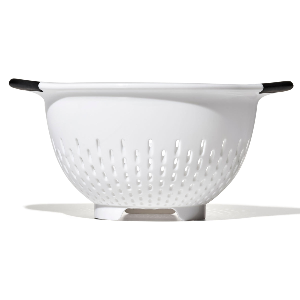 plastic-colander-x9 gg_11331000_plasticcolander3qt_pdp_03.jpg