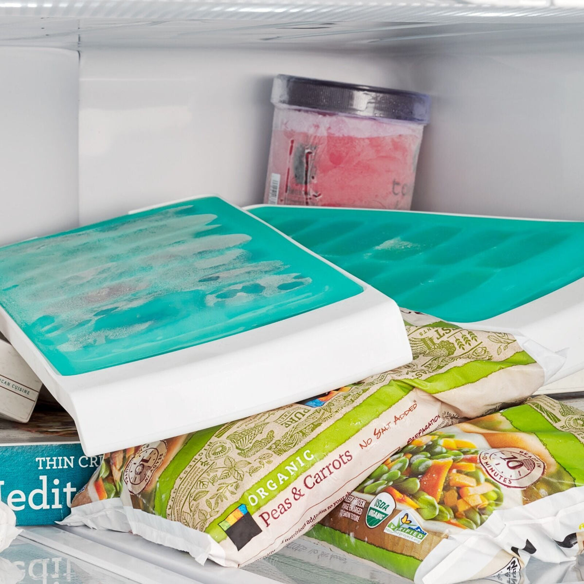 no-spill-ice-cube-tray-2-pack-e5 gg_11362000_nospillicecubetray2pk_pdp_02.jpg