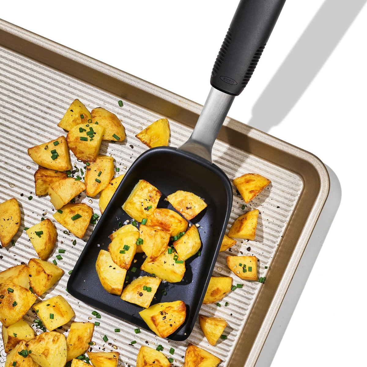 sheet-pan-scoop-p2 gg_11375300_sheetpanscoop_pdp_01.jpg