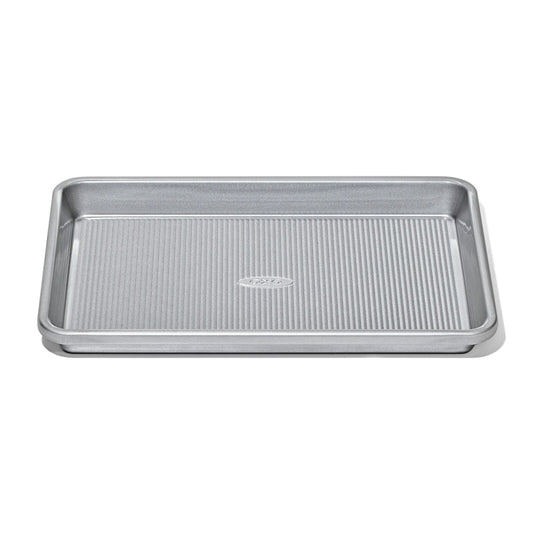 non-stick-pro-clear-coated-quarter-sheet-pan-d9 gg_11434900_quarter-sheet-pan_apdp_00_main.jpeg