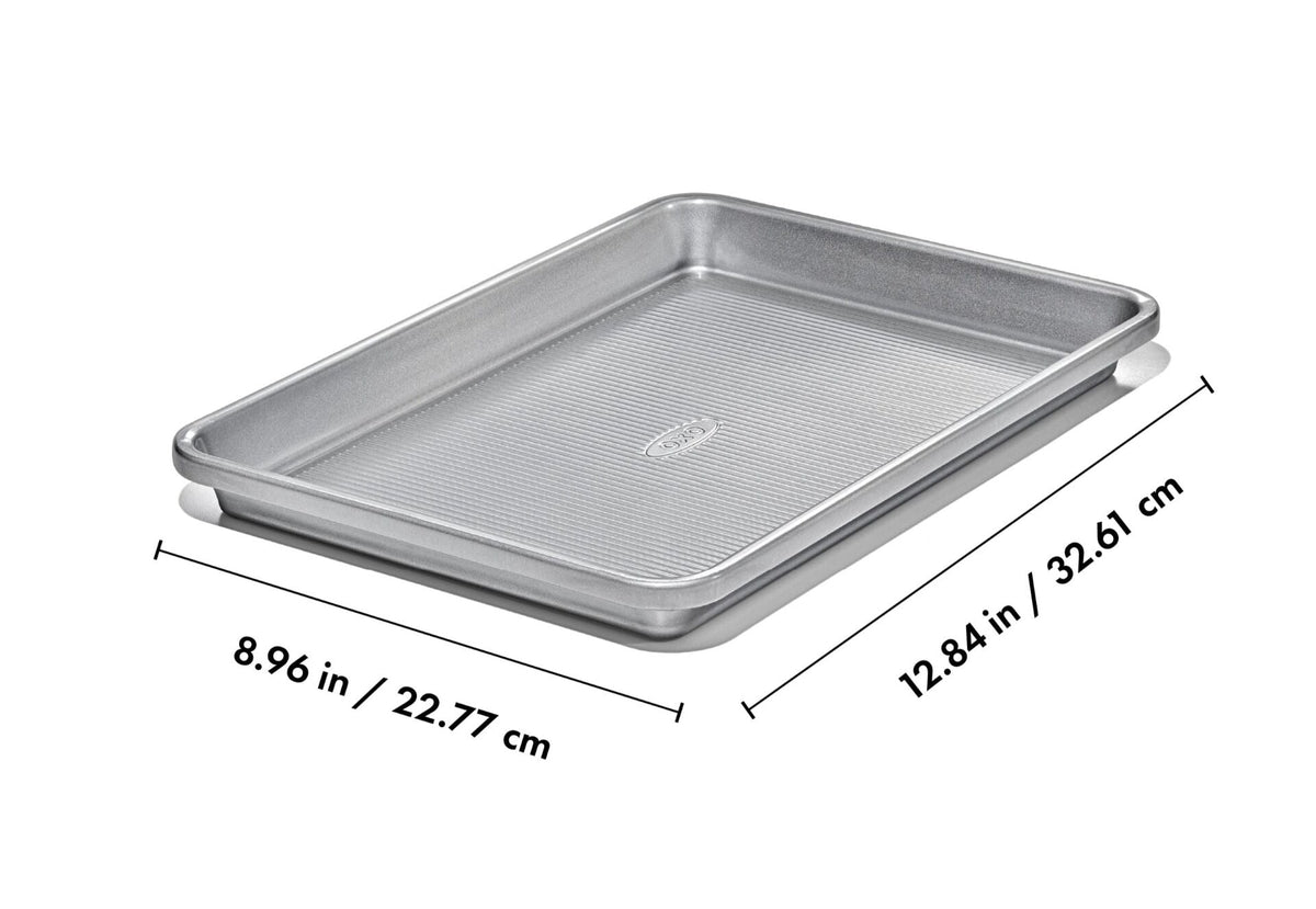 non-stick-pro-clear-coated-quarter-sheet-pan-d9 gg_11434900_quarter-sheet-pan_apdp_01_dim.jpeg