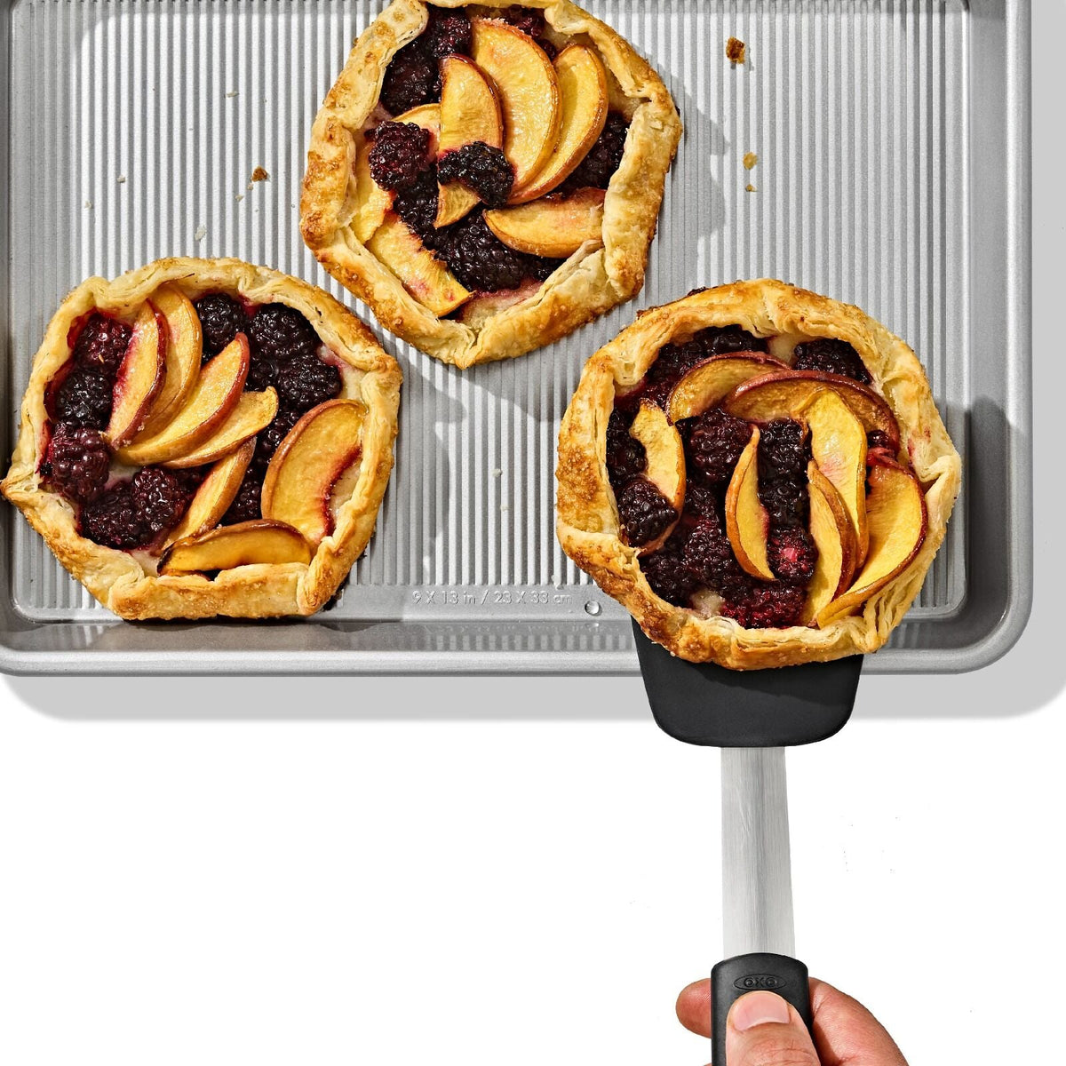 non-stick-pro-clear-coated-quarter-sheet-pan-d9 gg_11434900_quarter-sheet-pan_pdp_02.jpeg
