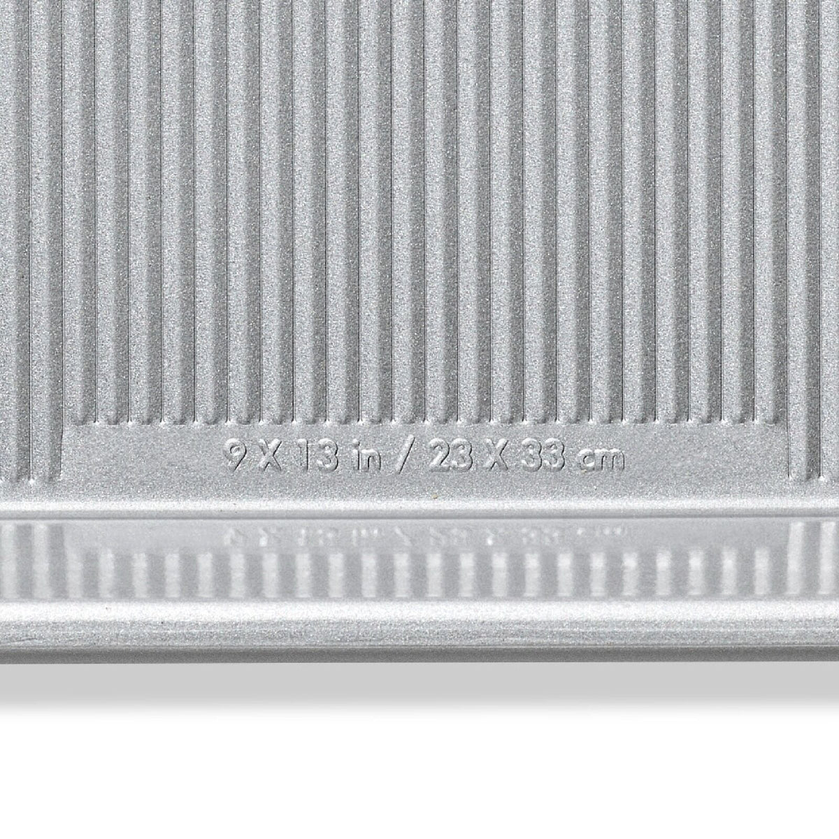 non-stick-pro-clear-coated-quarter-sheet-pan-d9 gg_11434900_quarter-sheet-pan_pdp_05.jpeg
