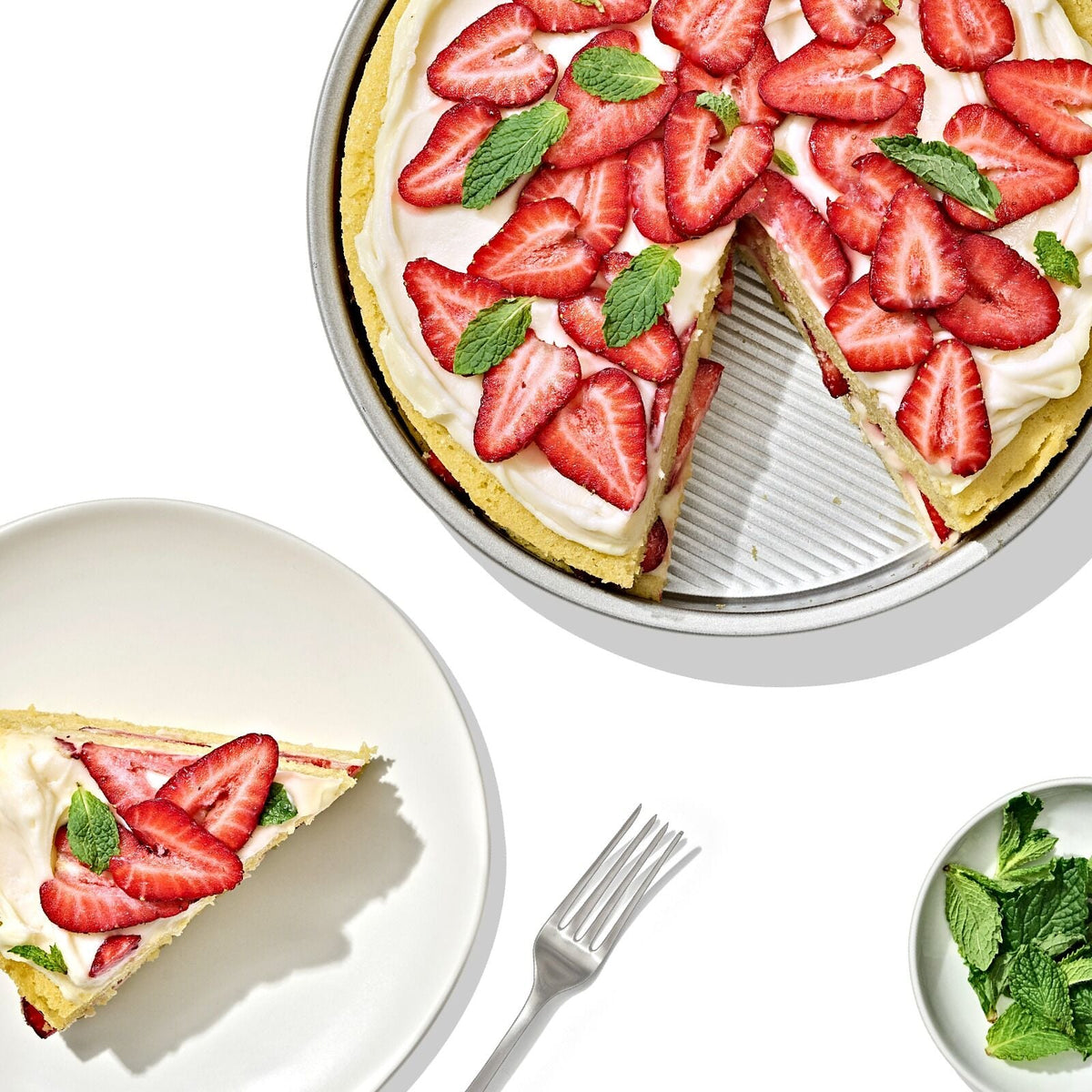 non-stick-pro-clear-coated-9in-round-cake-pan-c4 gg_11435100_9in-round-cake-pan_pdp_01.jpeg
