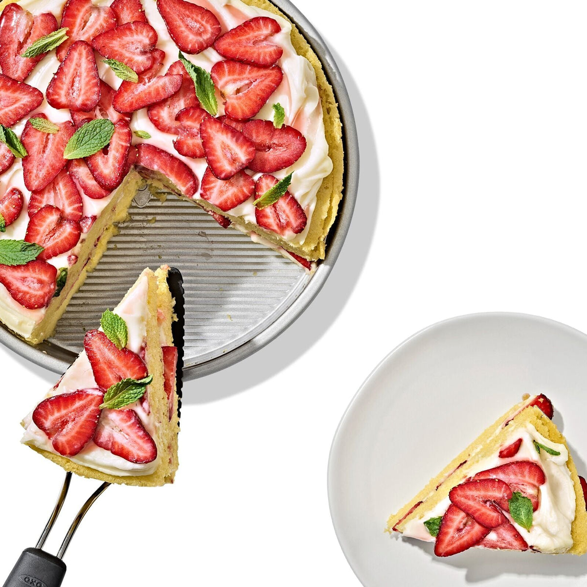 non-stick-pro-clear-coated-9in-round-cake-pan-c4 gg_11435100_9in-round-cake-pan_pdp_02.jpeg