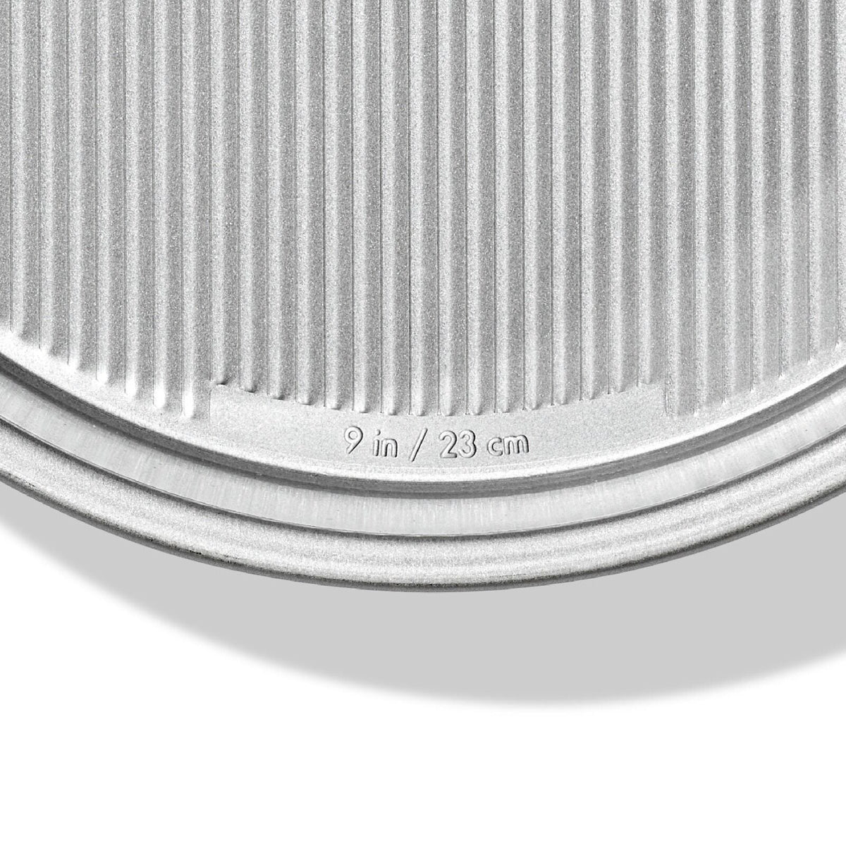 non-stick-pro-clear-coated-9in-round-cake-pan-c4 gg_11435100_9in-round-cake-pan_pdp_04.jpeg