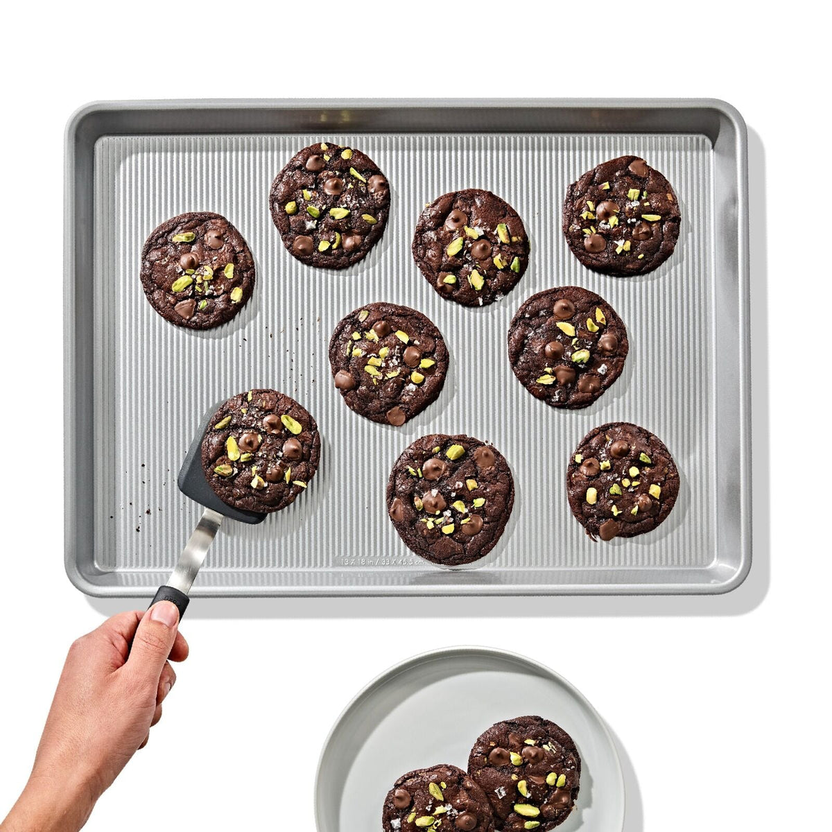 non-stick-pro-clear-coated-half-sheet-pan-j1 gg_11435300_half-sheet-pan_pdp_02.jpeg