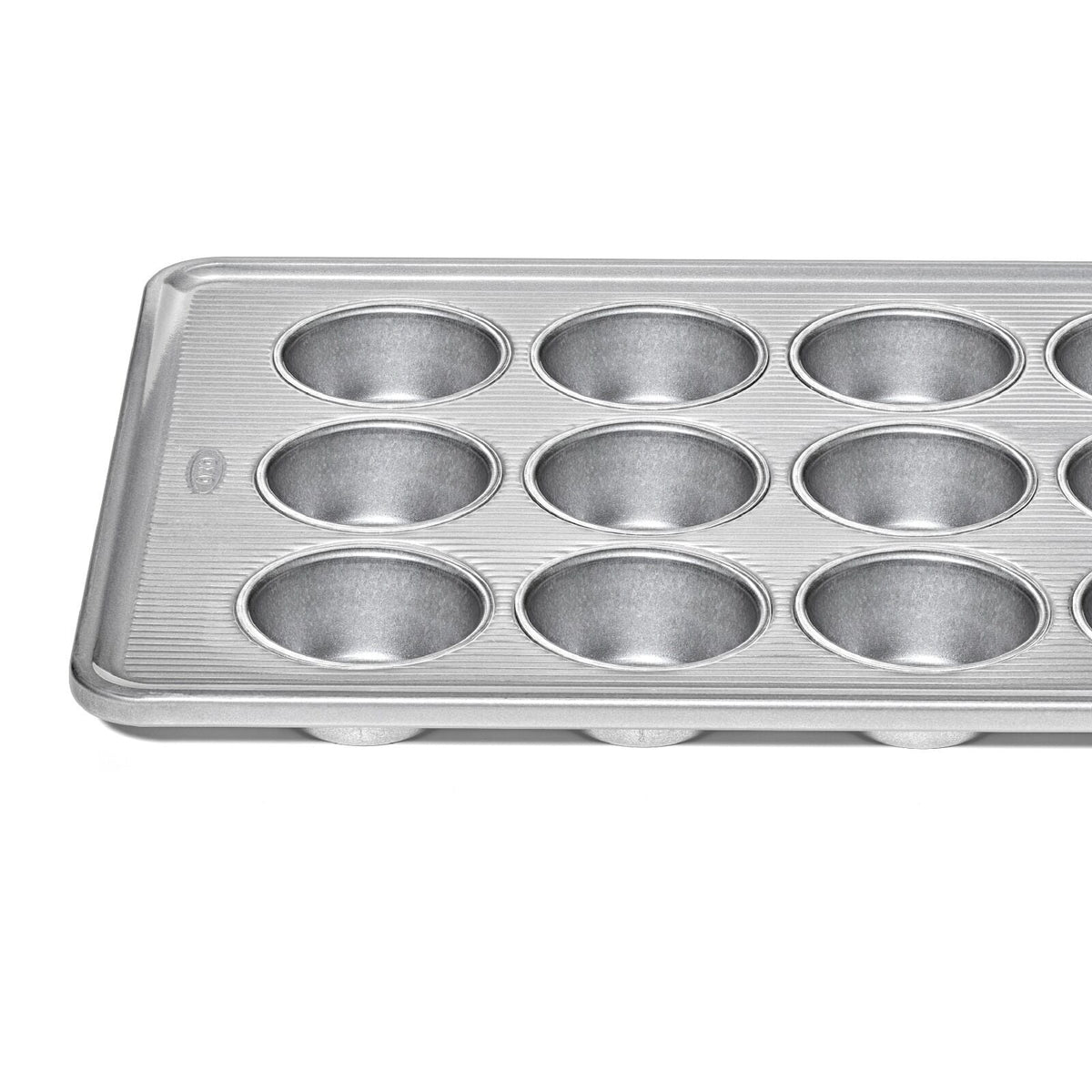 non-stick-pro-clear-coated-12-cup-muffin-pan-u8 gg_11435600_12-cup-muffin-pan_pdp_04.jpeg