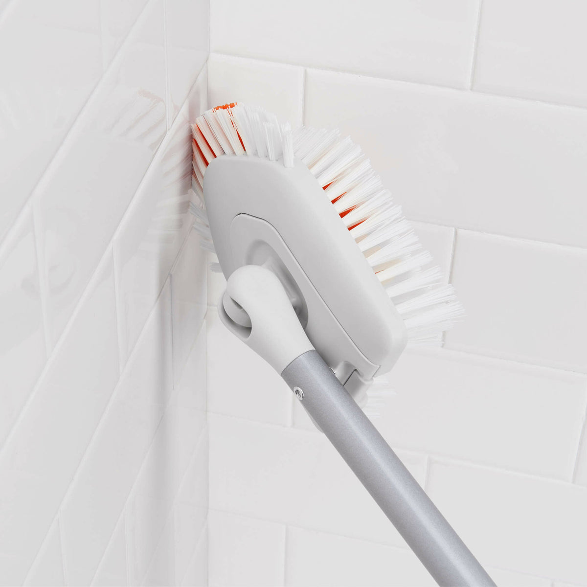 extendable-tub-and-tile-brush-m7 gg_12166000_7_1_.jpg
