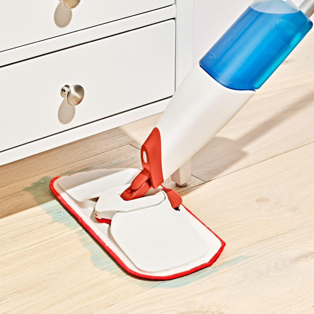microfiber-spray-mop-r6 gg_12422900_spray-mop_pdp_06.jpeg