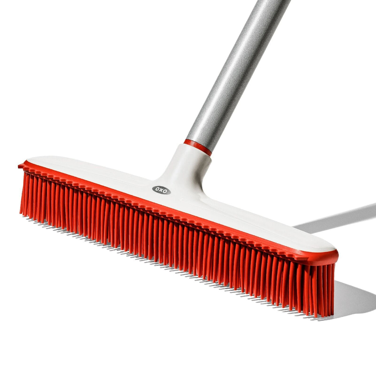 oxo-good-grips-fur-broom-u2 gg_12423000_fur-broom-compact_pdp_00.jpeg
