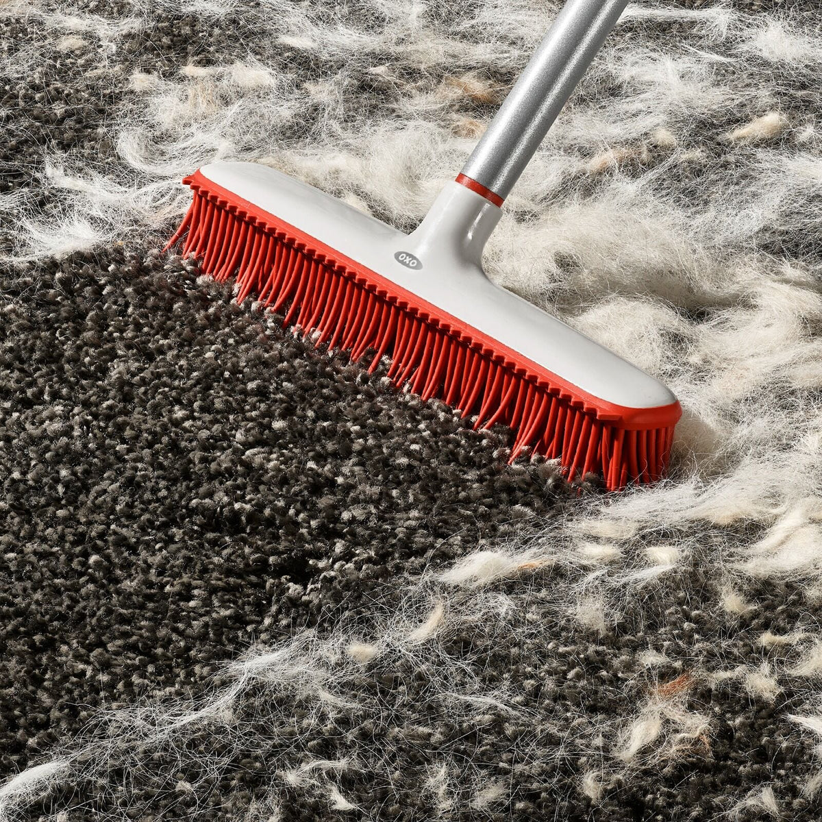 oxo-good-grips-fur-broom-u2 gg_12423000_fur-broom-compact_pdp_02.jpeg