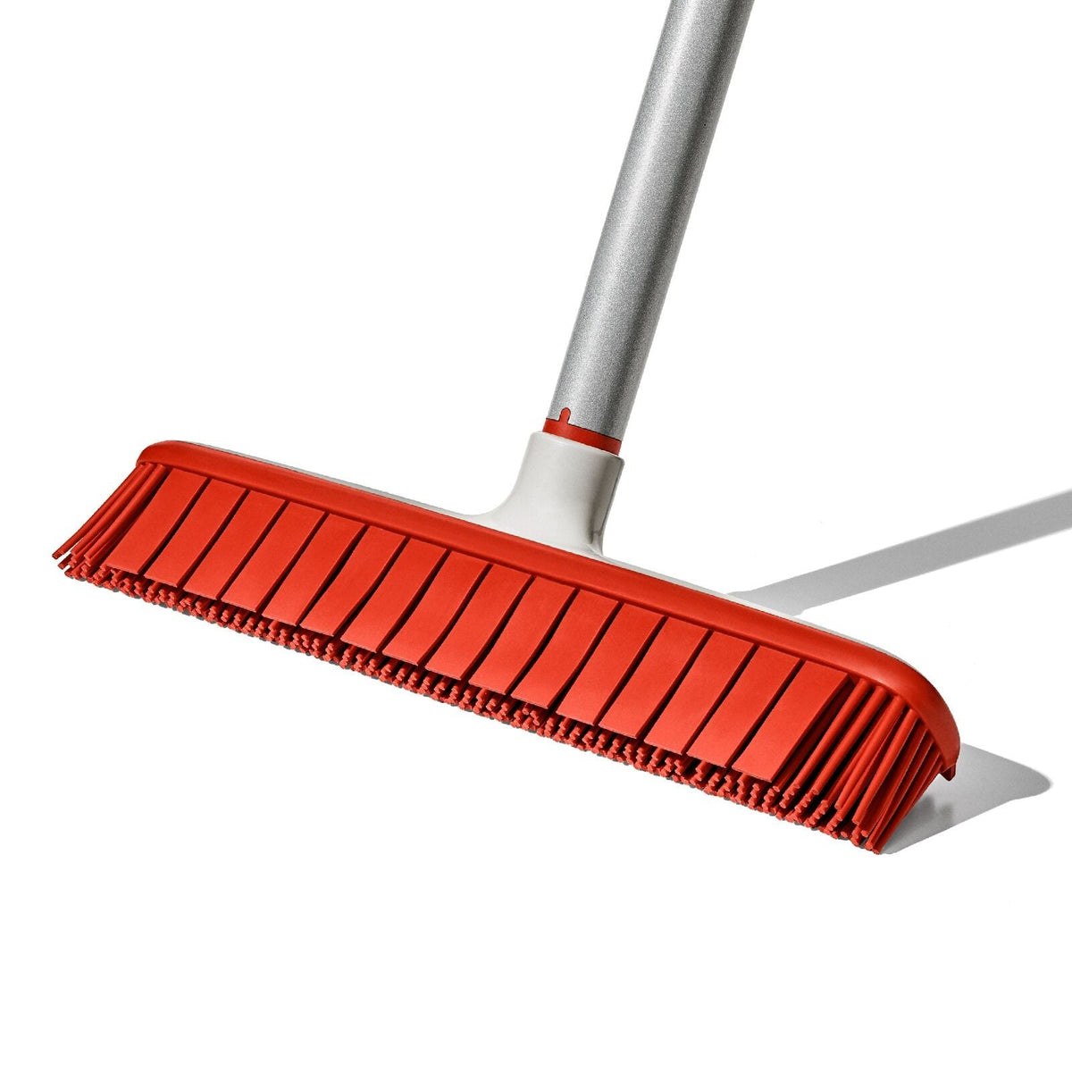 oxo-good-grips-fur-broom-u2 gg_12423000_fur-broom-compact_pdp_04.jpeg