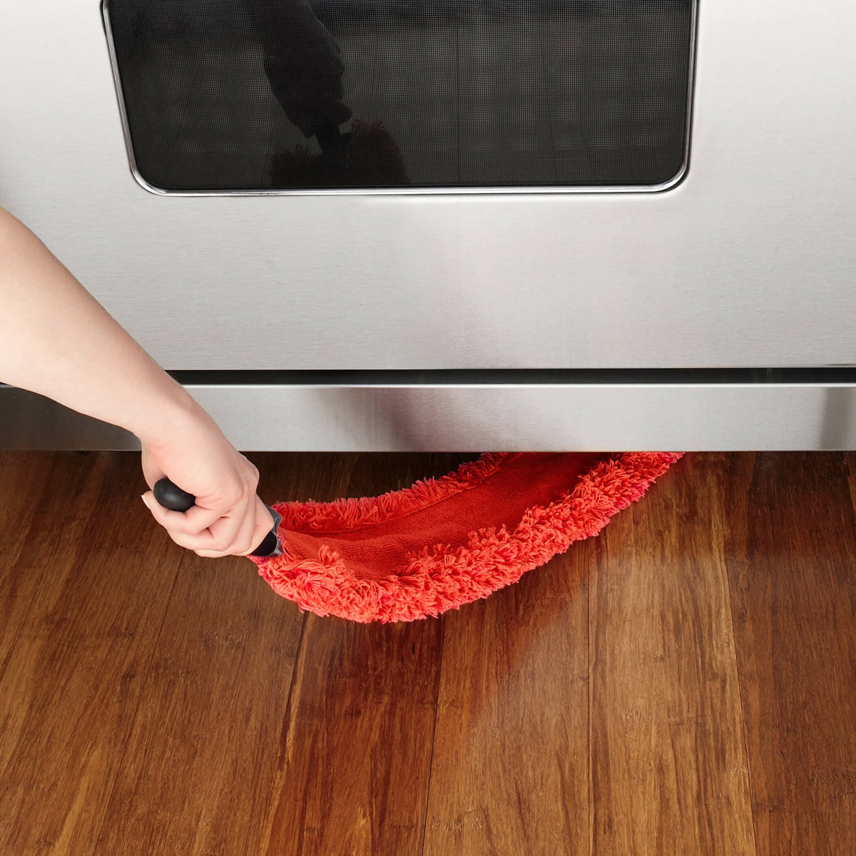 microfiber-under-appliance-duster-j0 gg_1245400_4b_1_.jpg