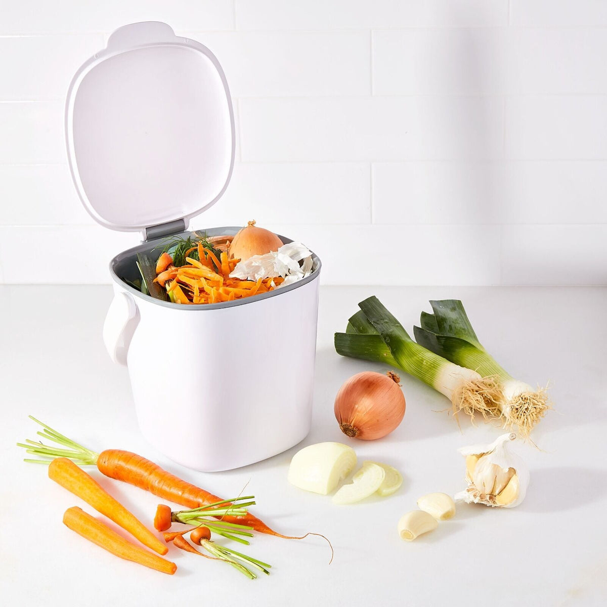 easy-clean-compost-bin-0-75-gal-o4 gg_13295800_9b_3.jpg