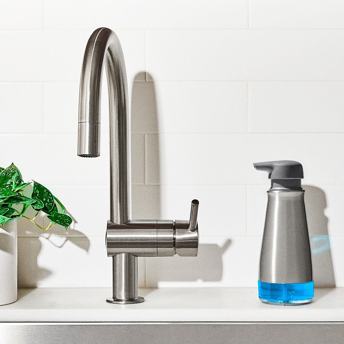 stainless-steel-foaming-soap-dispenser-l9 gg_13331100_ss_foaming_soap_dispenser_pdp_05.jpg
