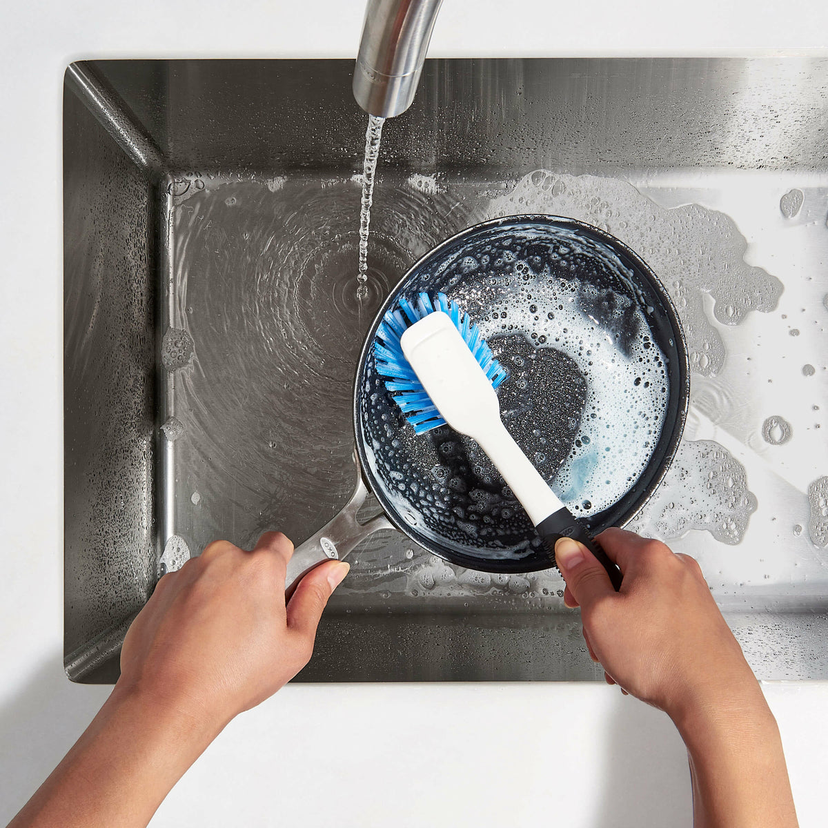 dish-brush-with-scraper-g4 gg_21691_4_1_.jpg