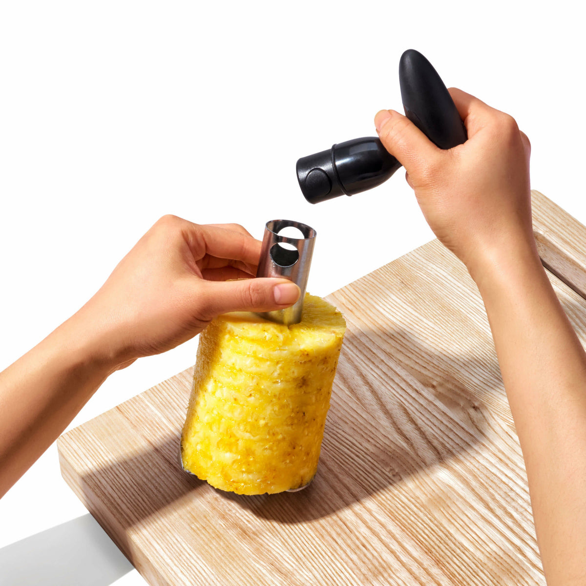 stainless-steel-pineapple-slicer-x7 gg_3108300_4d_1_.jpg
