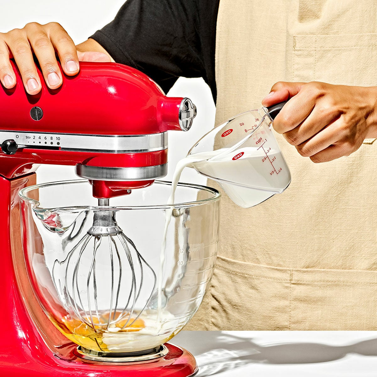 1-cup-angled-measuring-cup-f7 gg_70881v6_1cupangledmeasuringcup_02.jpg