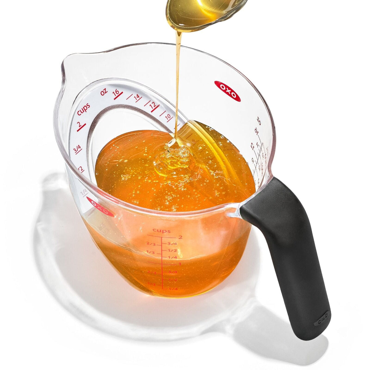2-cup-angled-measuring-cup-z9 gg_70981v6_2cupangledmeasuringcup_pdp_04.jpg