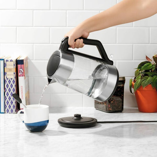 cordless-glass-electric-kettle-q7 lifestyle1.jpg