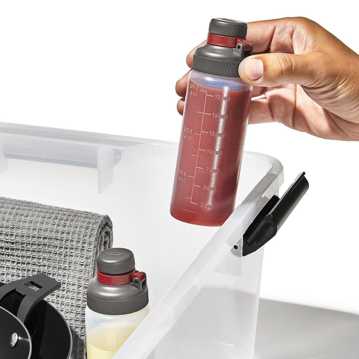 oxo-outdoor-leakproof-squeeze-bottle-set-i3 od_9109200_071921_91_rgb.jpg