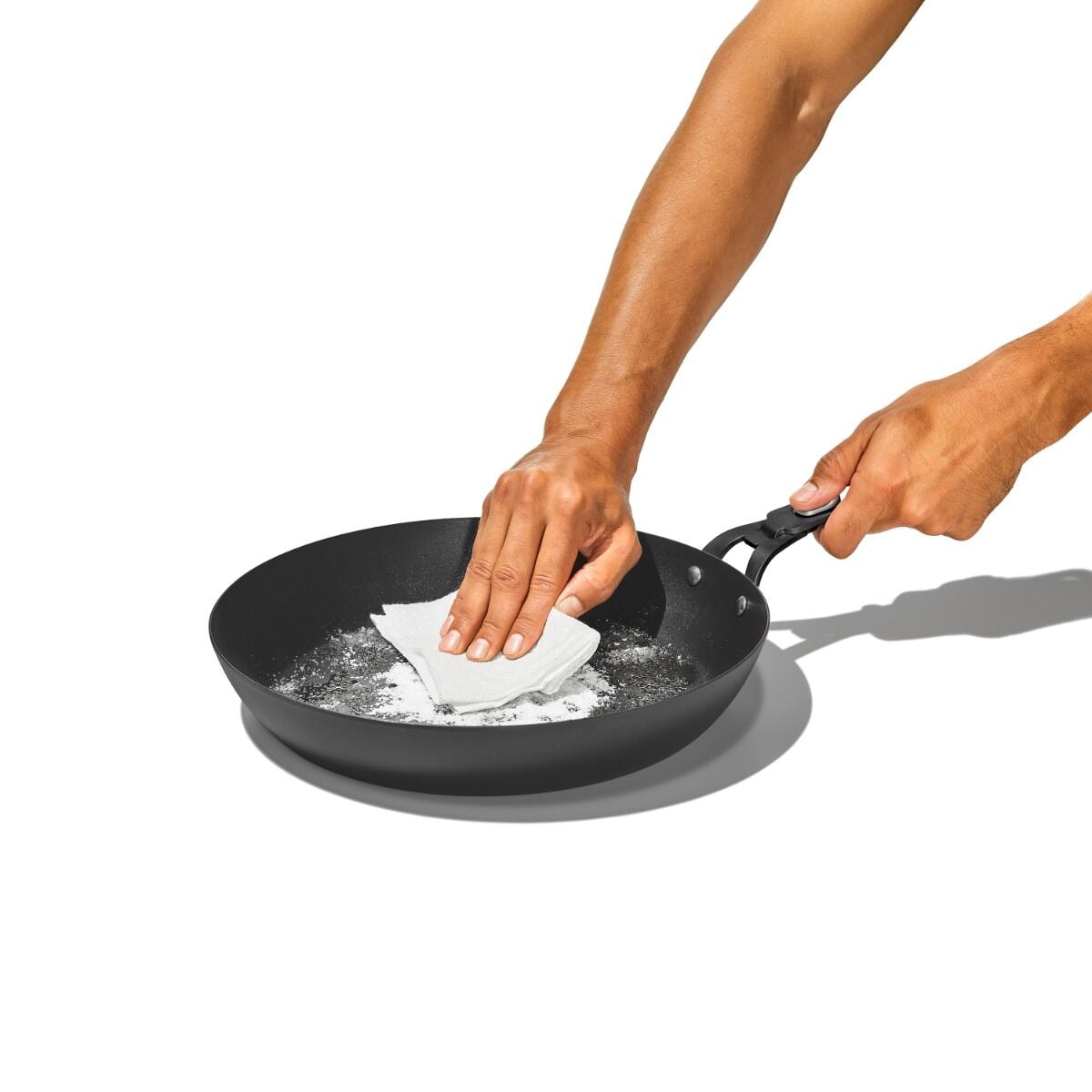 carbon-steel-with-removable-handle-10in-pan-o4 od__2059640001__10incarbonsteelpan_79_p_04_rgb.jpg