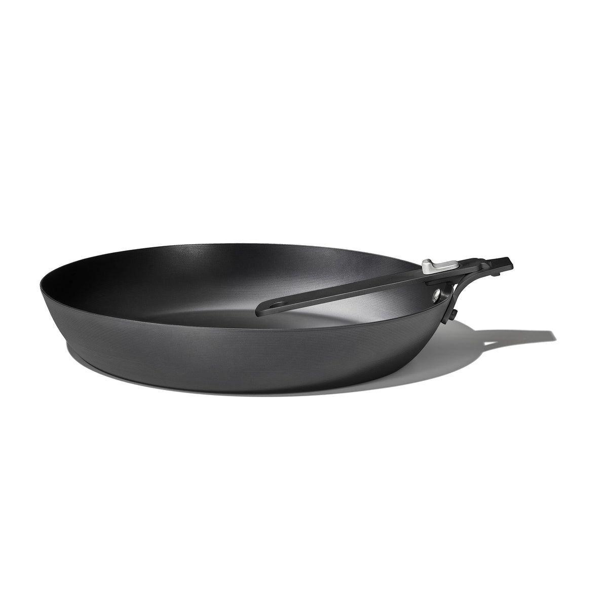 outdoor-12-inch-carbon-steel-pan-with-removable-handle-x8 od__2059650001_12incarbonsteelpan_60_rgb.jpg