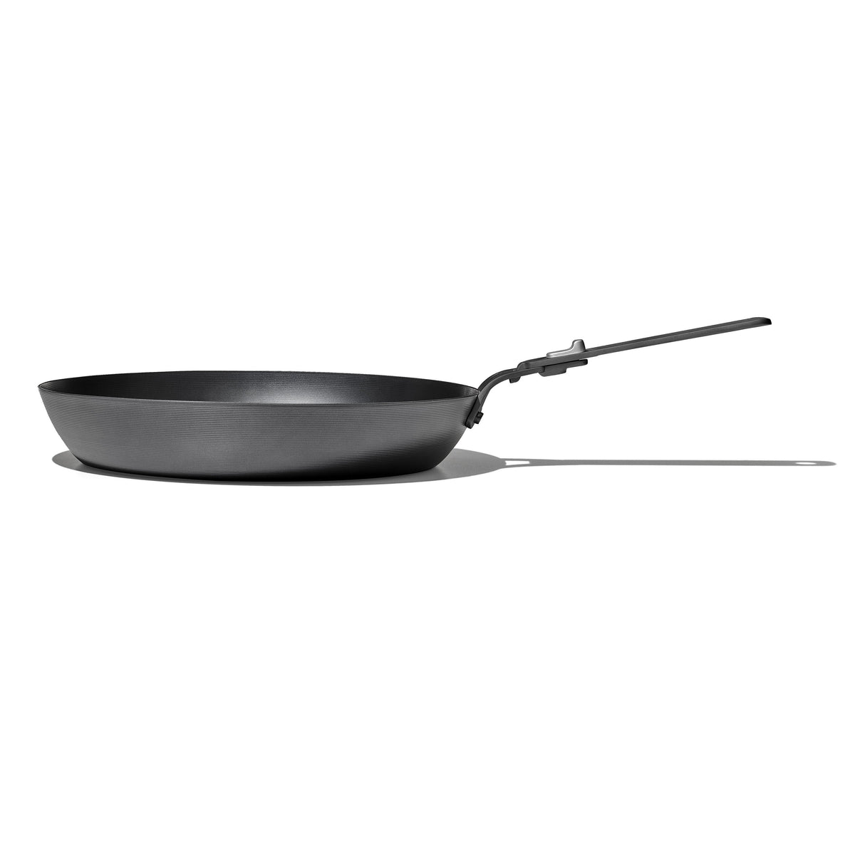 outdoor-12-inch-carbon-steel-pan-with-removable-handle-x8 od__2059650001_12incarbonsteelpan_63_rgb.jpg