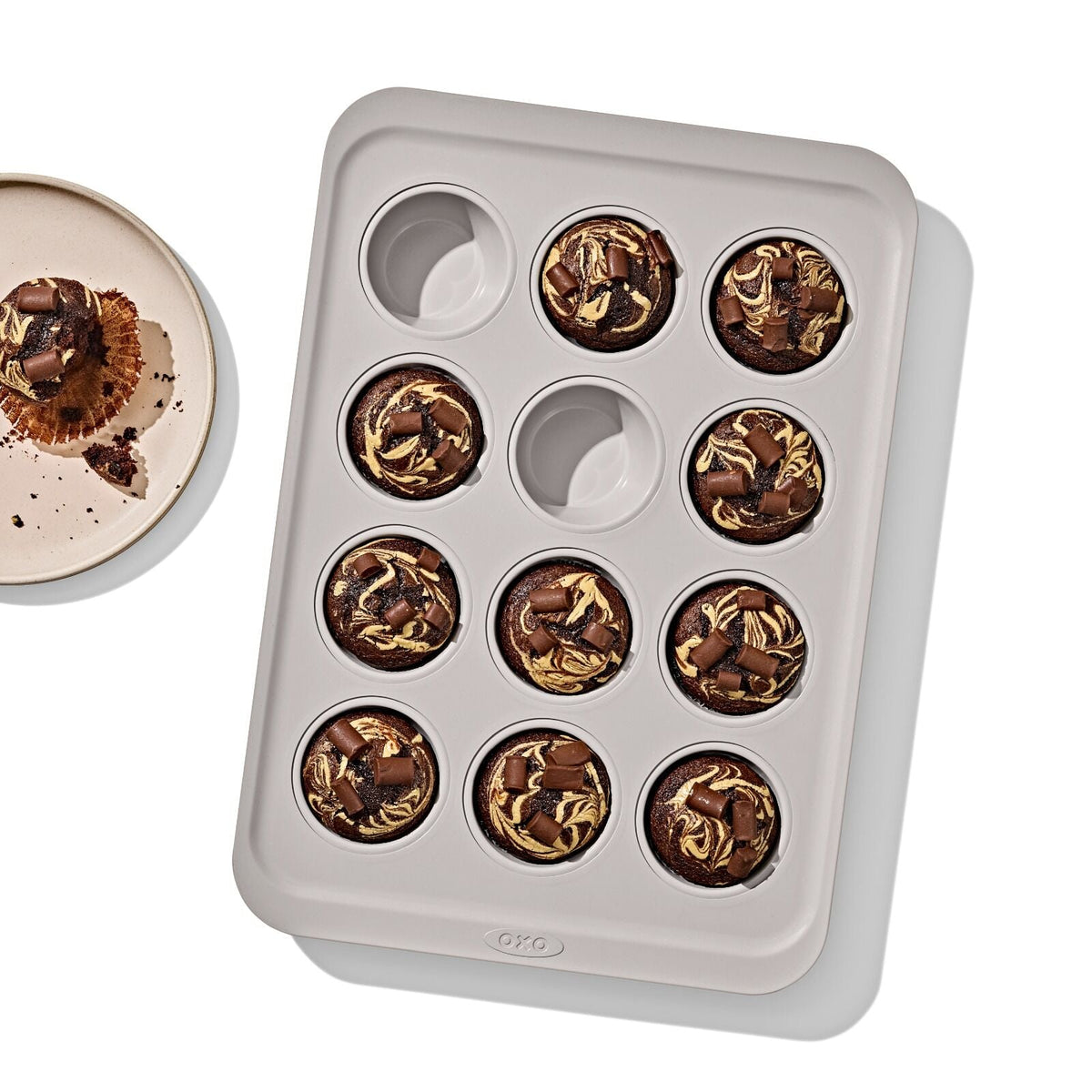 non-stick-pro-ceramic-coated-metal-bakeware-12-cup-muffin-pan-storm-blue-j0 oxo_12-cup-muffin-pan_pdp_01.jpg